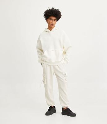 Calça Jogger em Moletom com Bolsos Cargo