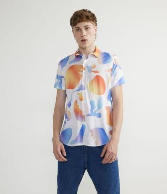 Camisa Manga Curta em Viscose com Estampa Modernista Gradiente