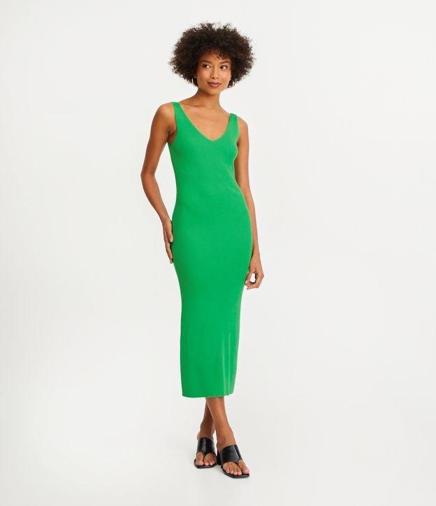 Vestido Midi em Tricô Texturizado com Decote V - 1