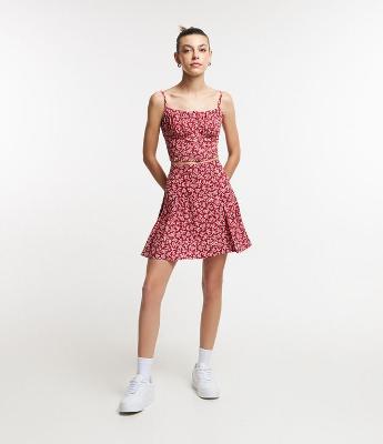 Saia Curta em Viscose com Estampa Floral Liberty e Pregas