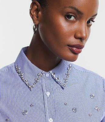 Camisa em Tricoline com Aplicação de Chattons e Estampa Fio Tinto