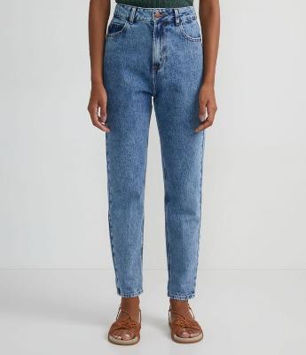 Calça Mom Básico Jeans com Cintura Alta e Barra Dobrada
