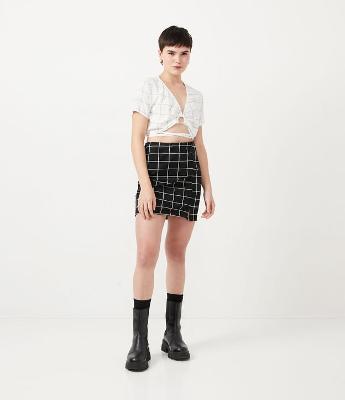 Saia Curta em Jacquard com Estampa Xadrez Grid