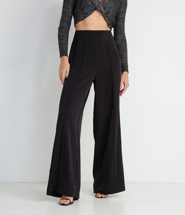 Calça Pantalona em Crepe com Friso Frontal - 1