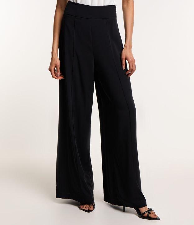 Calça Pantalona em Crepe com Friso Frontal - 2