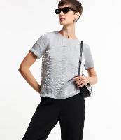Blusa com Botão nas Costas e Superfície Metalizada - 1