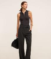 Calça Wide Leg Alfaiatada com Cintinho e Estampa Risca de Giz - 2