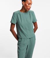 Blusa Básica com Detalhe de Pregas nos Ombros - 1