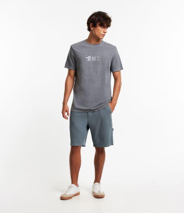 Bermuda em Sarja Carpinteiro com Bolsos - 1