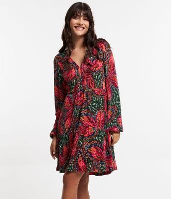 Vestido Curto Texturizado com Babado e Estampa Borboletas