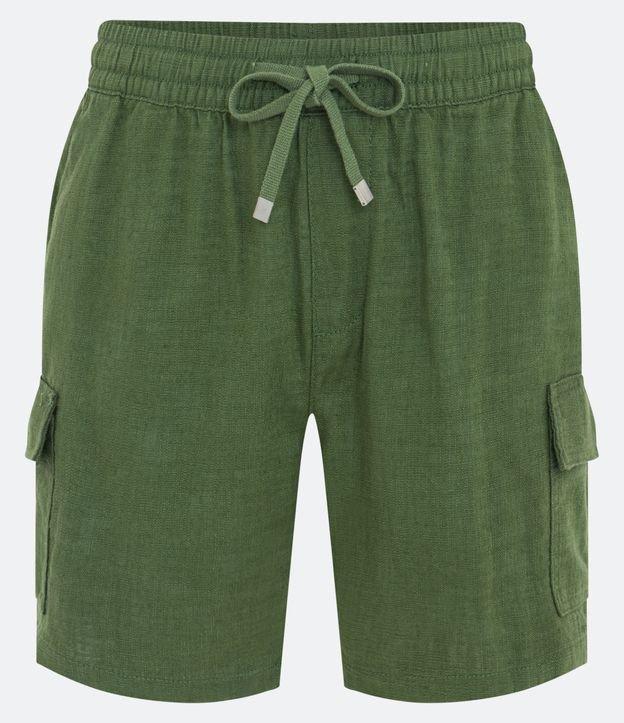 Bermuda Cargo em Algodão com Textura e Bolsos Laterais - 1