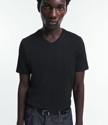 Camiseta Slim em Algodão Peruano com Gola V