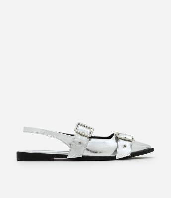 Sapatilha Slingback com Bico Fino e Fivelas