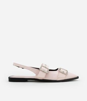 Sapatilha Slingback com Bico Fino e Fivelas