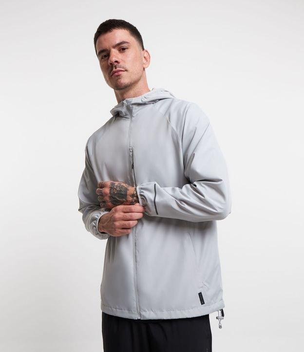 Jaqueta Esportiva com Punhos Ajustados e Capuz - 2