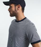 Camiseta Regular com Textura Listrada e Gola Contrastante - 1