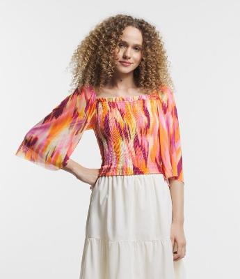 Blusa em Tule com Manga Gode Detalhe Lastex e Estampa Abstrata