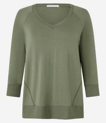 Blusa Básica em Viscose com Manga 3/4 e Decote V