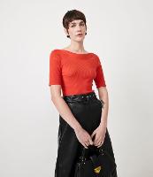 Blusa Básica em Tricô com Gola Canoa - 1