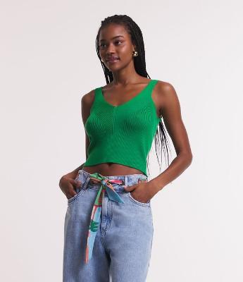 Blusa Cropped Canelada em Tricô com Costas Decotadas