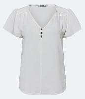 Blusa em Crepe com Botões do Decote V e Pregas na Manga Curta - 1