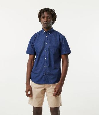 Camisa Comfort em Oxford com Bolso e Estampa Poá