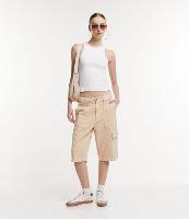 Bermuda Alongada em Sarja com Bolso Cargo - 1