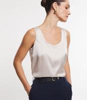 Blusa sem Manga em Tecido Acetinado com Decote Redondo e Alça Média - 1