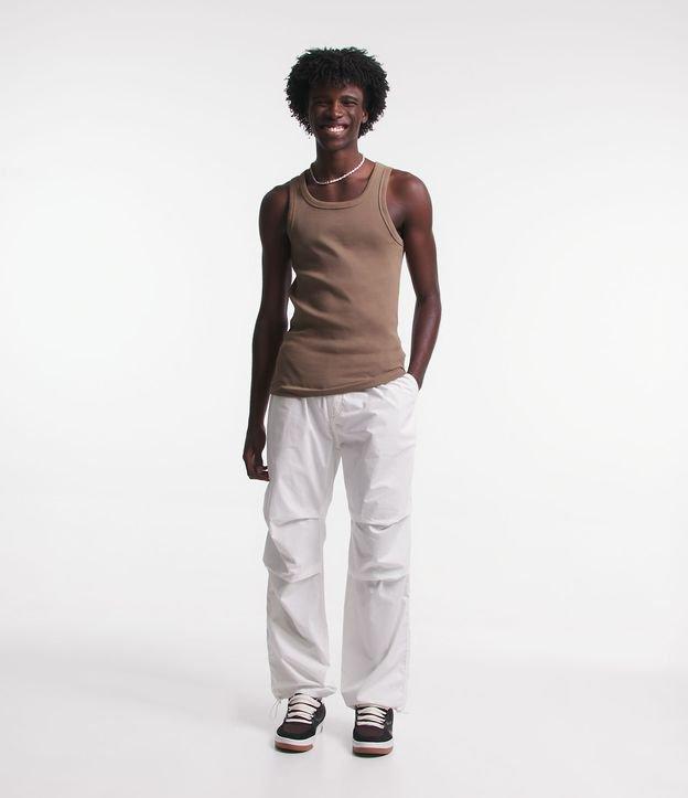 Calça Parachute em Sarja com Regulador no Cós e Recortes - 1