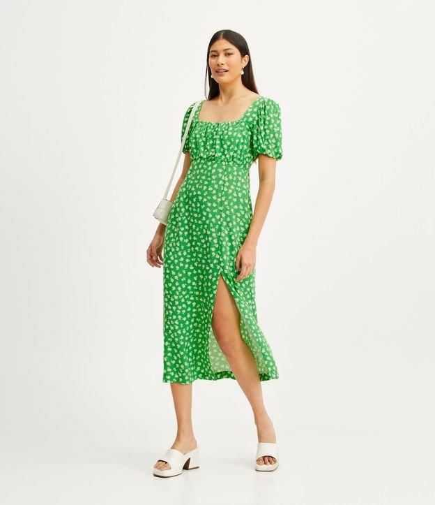 Vestido Midi em Viscose com Manga Curta e Estampa Floral - 1