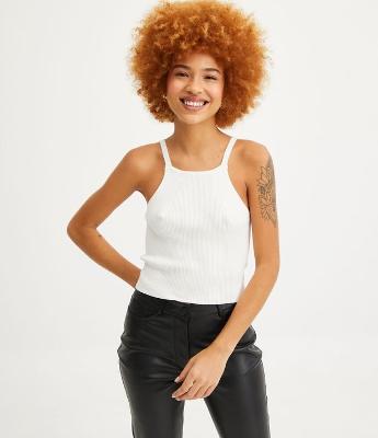 Blusa Curta de Alça em Tricô Canelado
