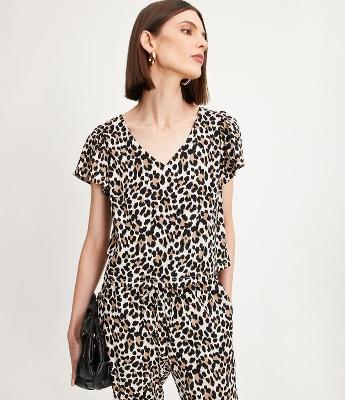 Blusa Manga Curta em Viscolinho com Estampa de Onça