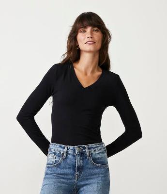 Blusa Básica em Meia Malha com Decote V