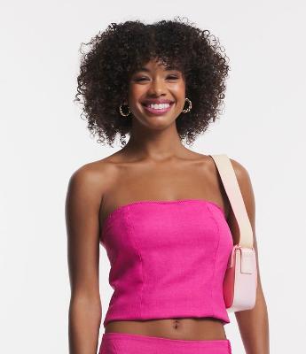 Blusa em Linho Tomara que Caia com Detalhe de Cordão no Decote
