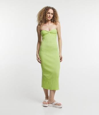 Vestido Midi Tomara que Caia em Tricô com Fenda e Textura Canelada