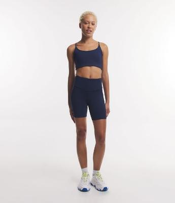 Bermuda Esportiva em Poliamida com Cós Largo