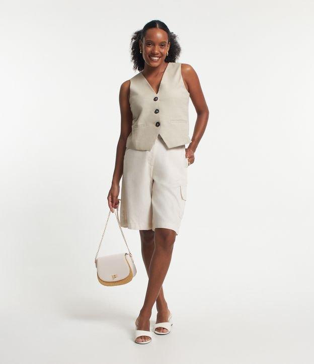 Bermuda Alongada em Viscolinho com Bolso Lateral - 1