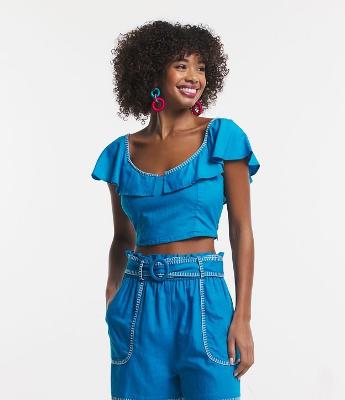 Blusa Cropped em Linho com Babados e Pesponto Contrastante