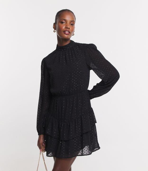 Vestido Curto Texturizado com Gola Alta com Botão - 1