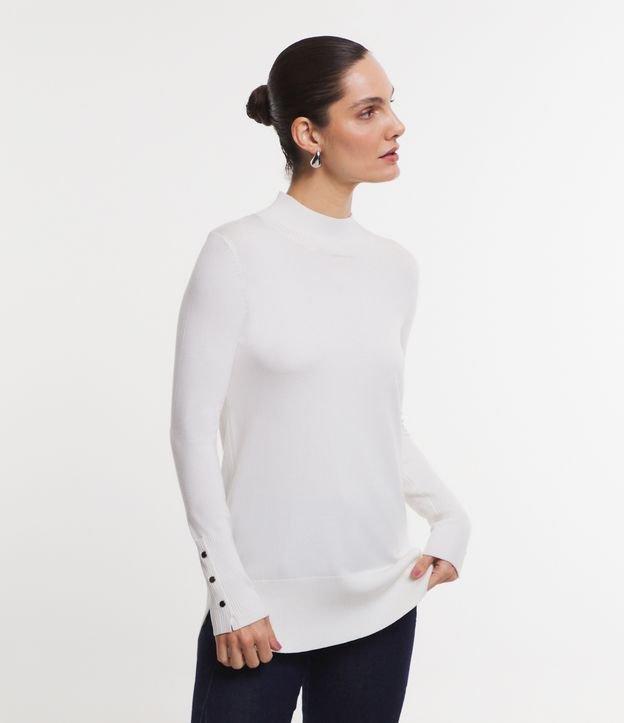 Suéter em Tricô com Gola Alta Texturizada com Botões no Punho - 1