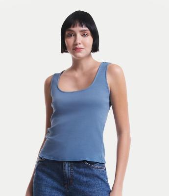 Blusa sem Manga em Meia Malha Estonada e com Decote U