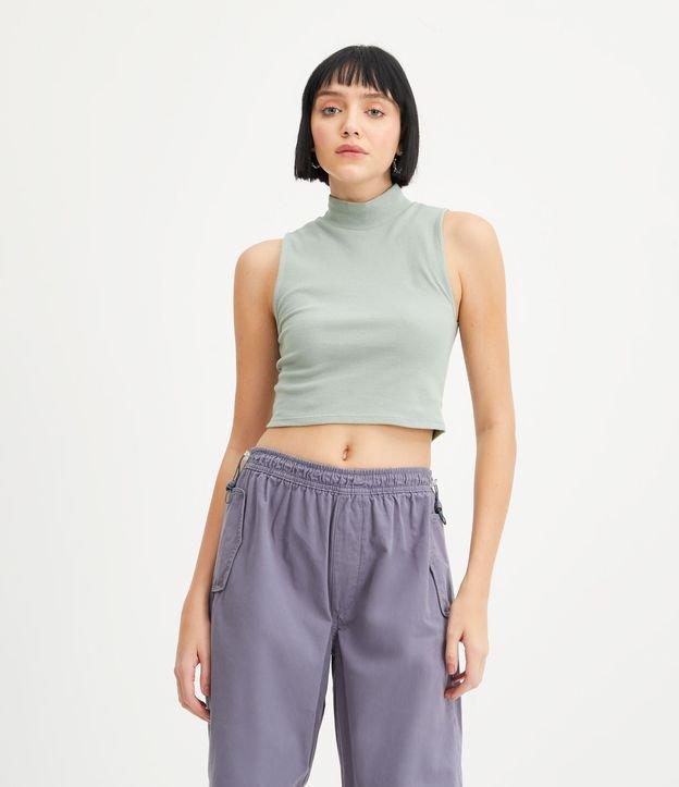 Blusa Cropped Básica sem Manga em Algodão com Gola Alta - 1