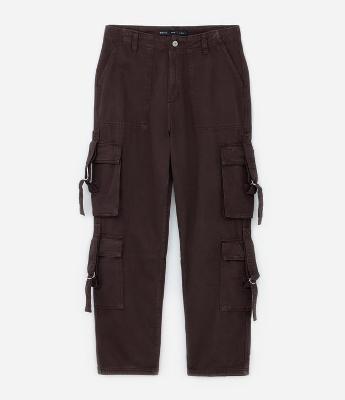 Calça Baggy em Sarja com Fivelas e Bolsos Cargo