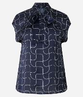 Blusa em Chiffon Acetinada com Gola Laço e Estampa Geométrica - 2