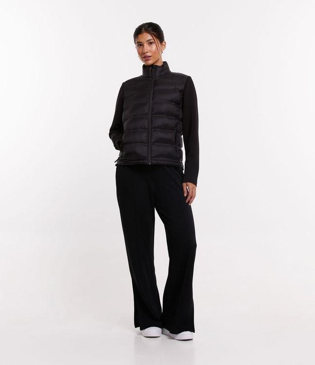 Calça Reta Esportiva em Meia Malha com Fenda Lateral - 1