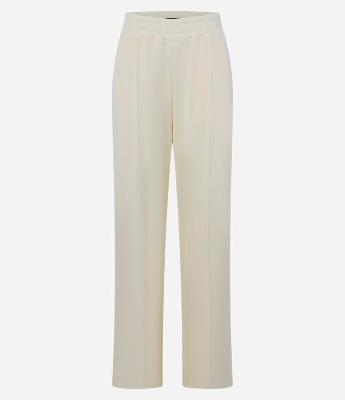 Calça Reta Esportiva em Meia Malha com Fenda Lateral