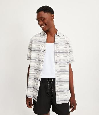 Camisa Regular em Viscose com Estampa Listrada