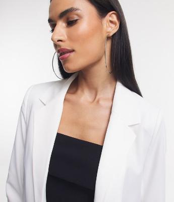 Blazer Longo Alfaiatado em Crepe com Manga Franzida