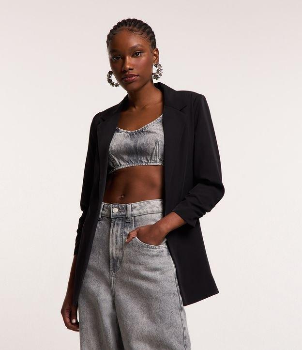 Blazer Longo Alfaiatado em Crepe com Manga Franzida - 3