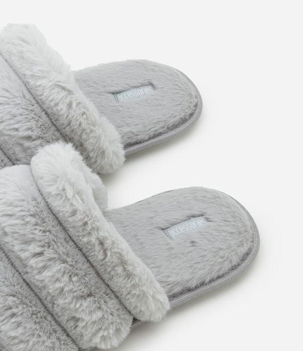Pantufa Fechada com Gomos e Textura Peluciada - 2